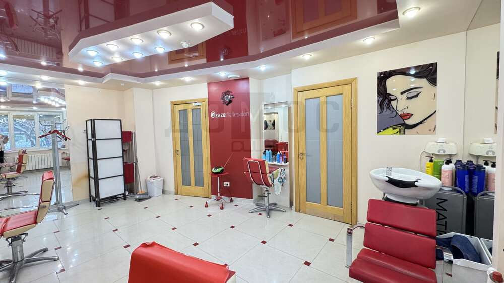 Екатеринбург, ул. Академика Бардина, 19к1 (Юго-Западный) - фото торговой площади (4)