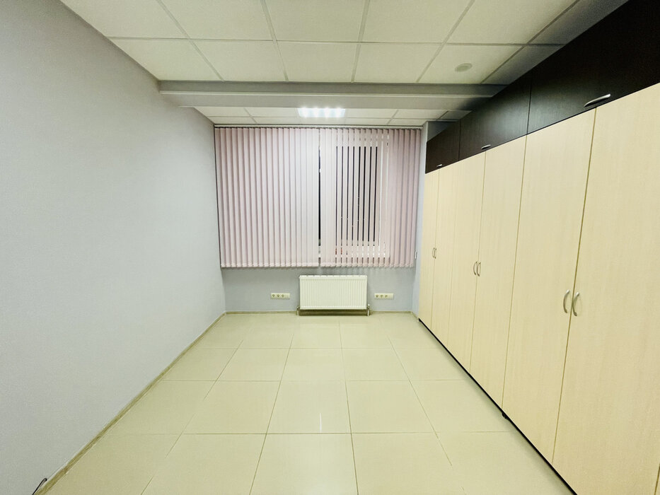 Екатеринбург, ул. Чкалова, 258 (УНЦ) - фото офисного помещения (7)