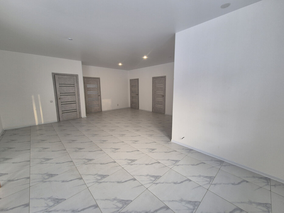 п. Становая, ул. Берилловая, 8 (городской округ Березовский) - фото дома (3)