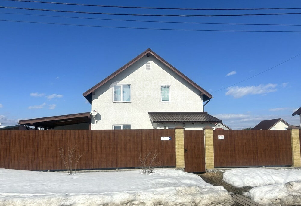 п. Прохладный, ул. Изумрудная, 27 (городской округ Белоярский) - фото дома (2)