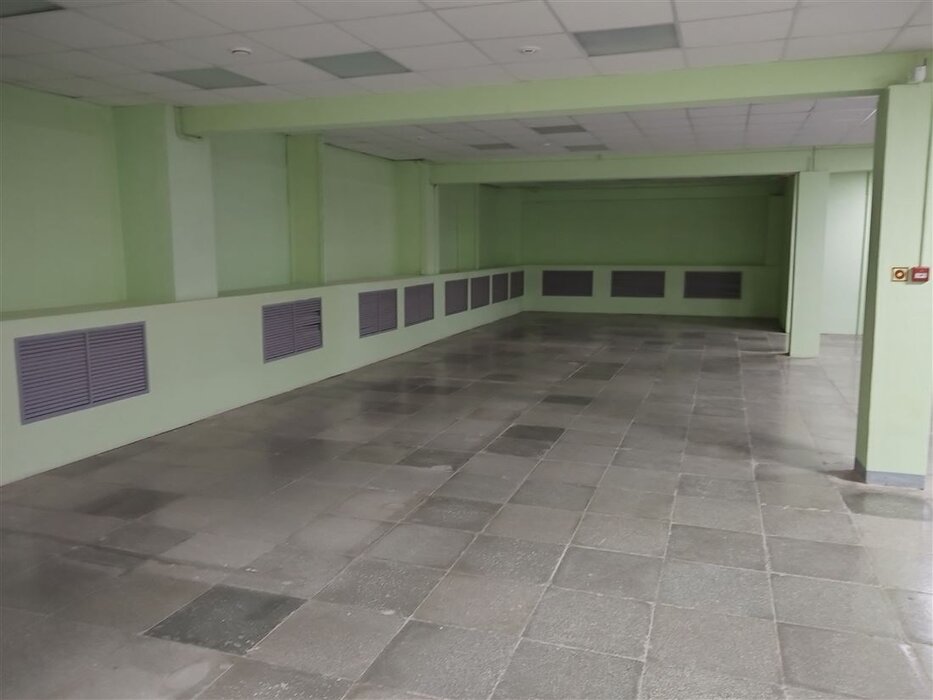 г. Асбест, ул. Ленинградская, 41 (городской округ Асбестовский) - фото торговой площади (6)