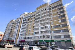 г. Арамиль, ул. Космонавтов, 7 (городской округ Арамильский) - фото квартиры