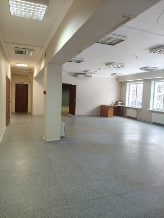 г. Первоуральск, ул. Комсомольская, 13 (городской округ Первоуральск) - фото офисного помещения (8)