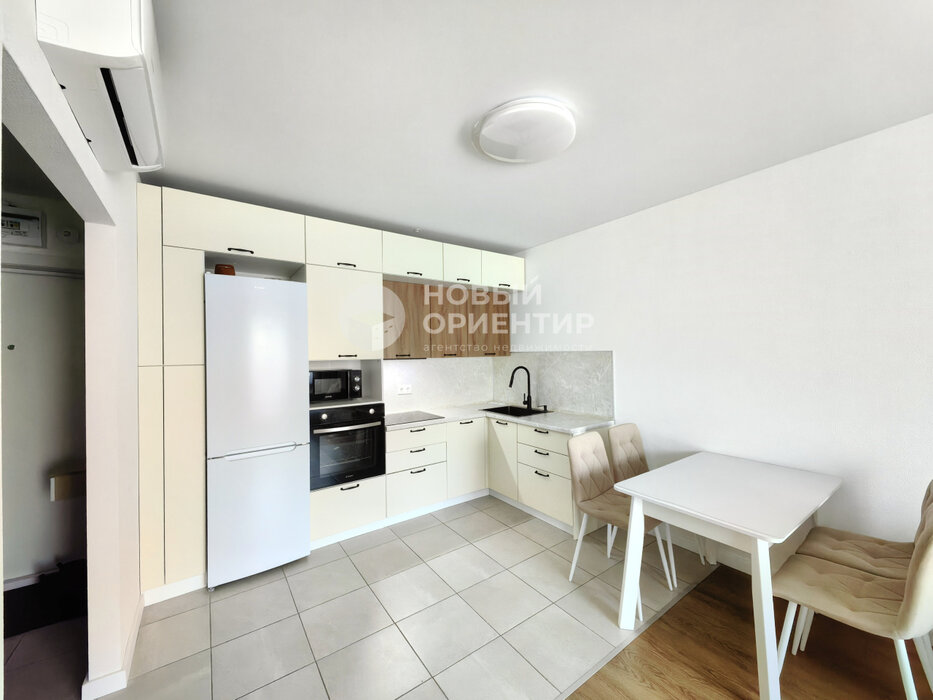 Екатеринбург, ул. Хуторская, 1/2 (Автовокзал) - фото квартиры (1)