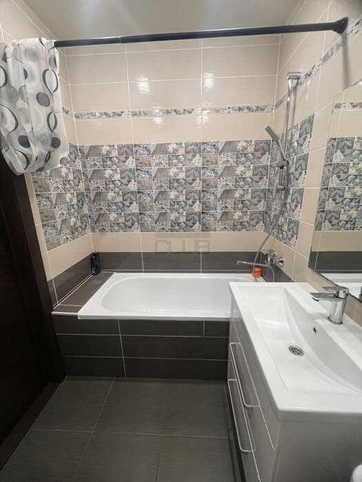 г. Арамиль, ул. Мира, 1б (городской округ Арамильский) - фото квартиры (6)