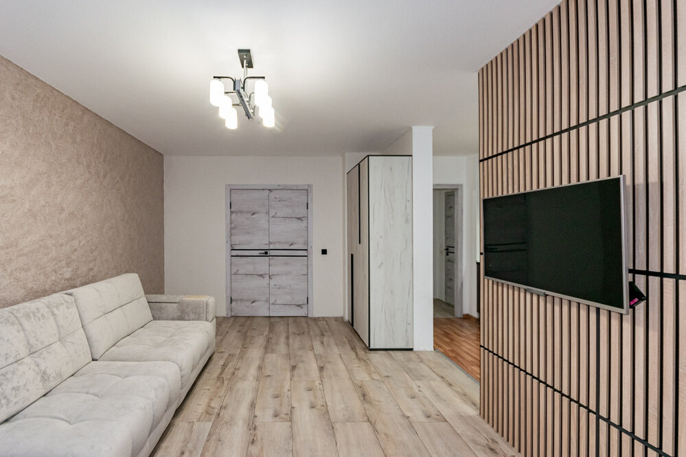 Екатеринбург, ул. Михеева, 10 (УНЦ) - фото квартиры (1)