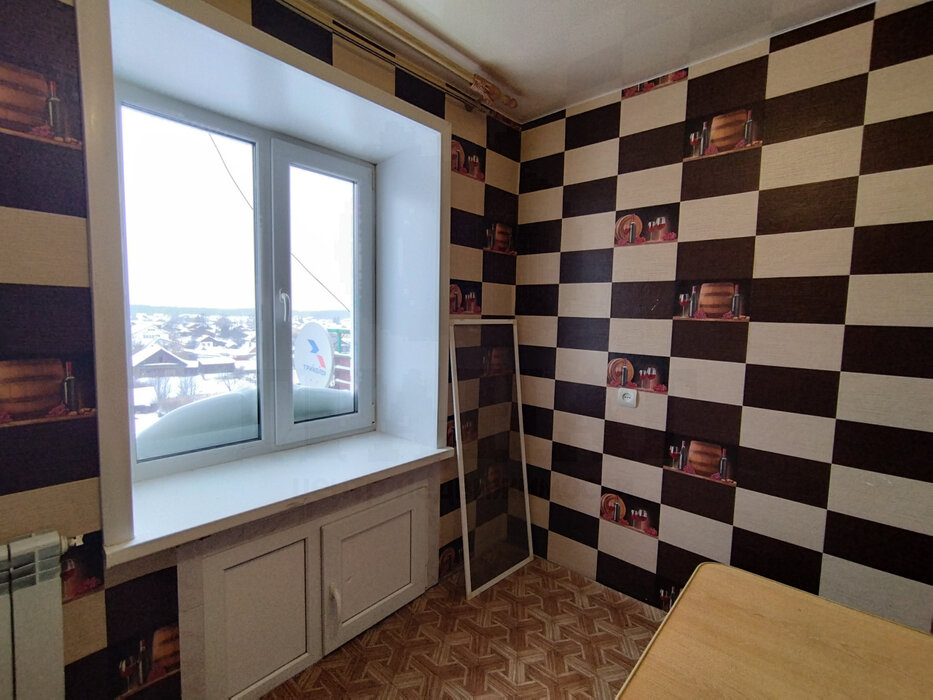 п. Буланаш, ул. Физкультурников, 1а (городской округ Артемовский) - фото квартиры (4)