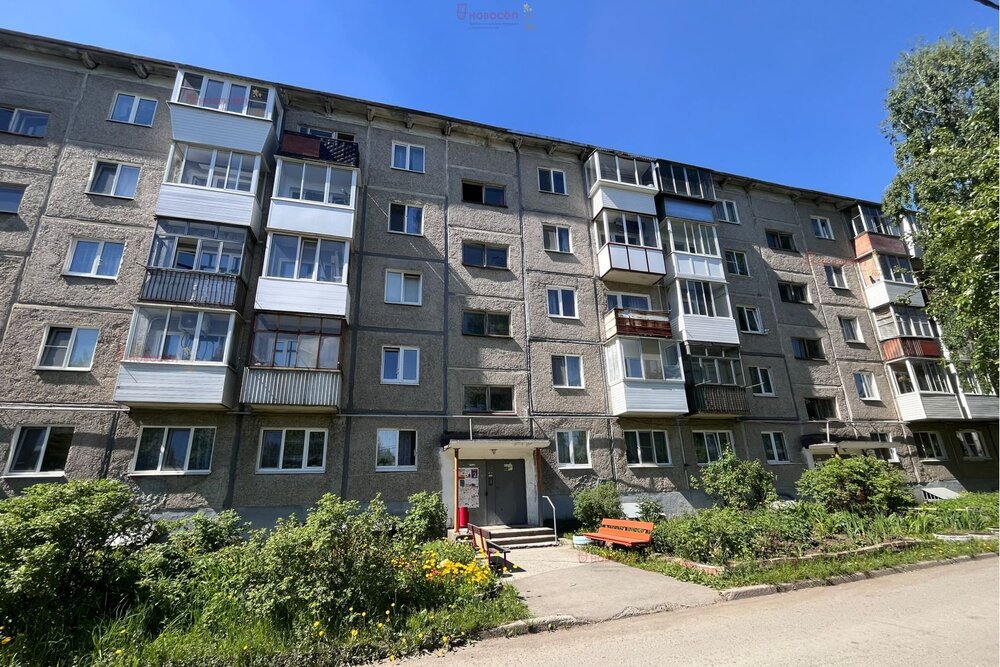 г. Первоуральск, ул. Емлина, 12б (городской округ Первоуральск) - фото квартиры (2)