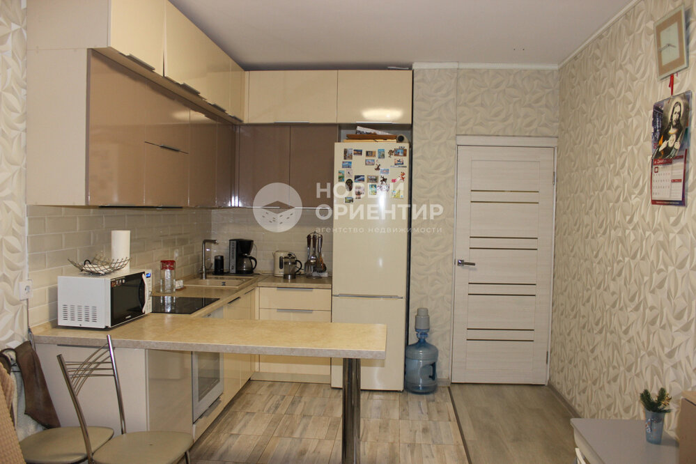 Екатеринбург, ул. Азина, 22/2 (Центр) - фото квартиры (3)