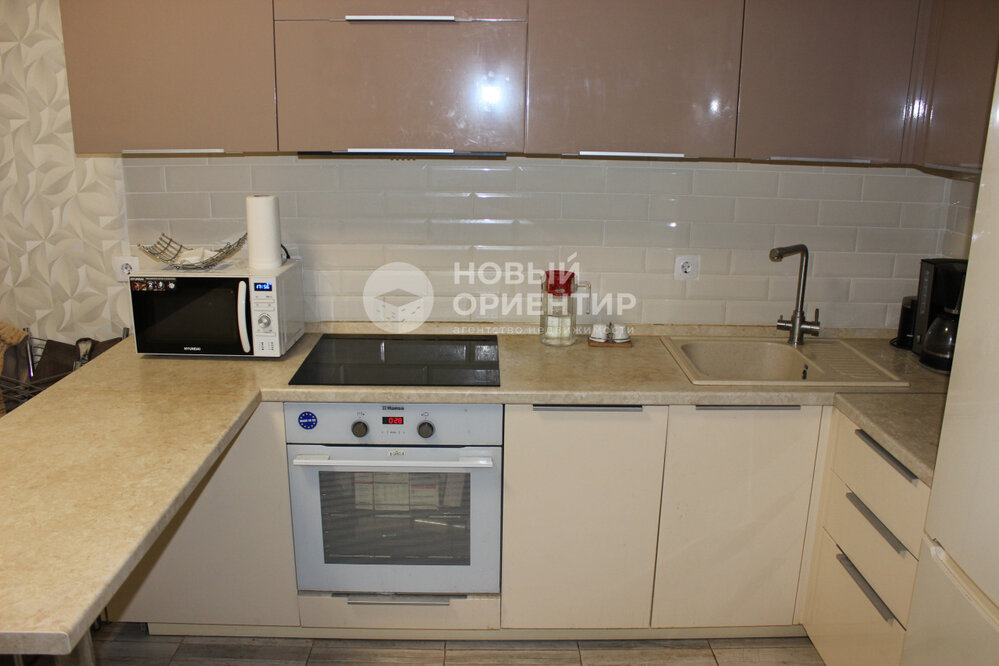 Екатеринбург, ул. Азина, 22/2 (Центр) - фото квартиры (4)