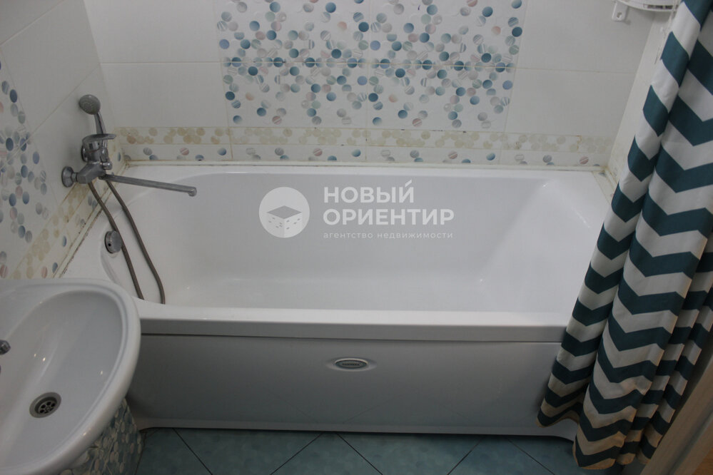 Екатеринбург, ул. Азина, 22/2 (Центр) - фото квартиры (5)