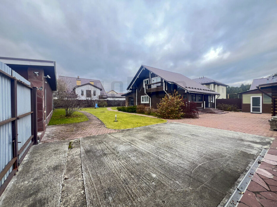 Екатеринбург, ул. Победы, 4 - фото дома (8)