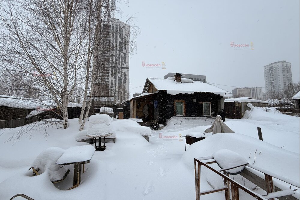 Екатеринбург, ул. Рабочих, 12в (ВИЗ) - фото дома (1)