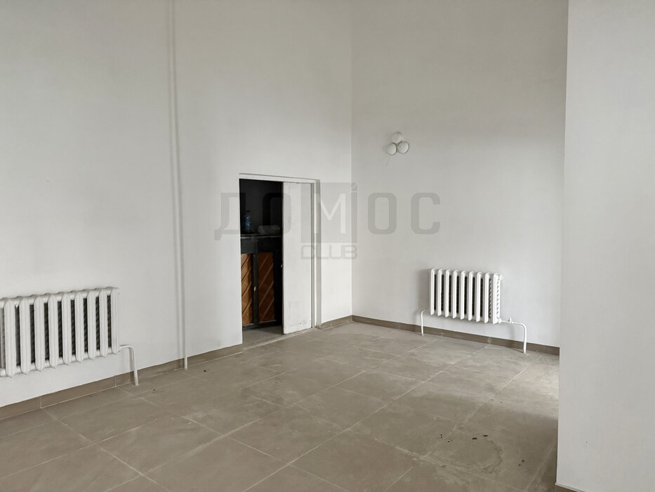 поселок городского типа Малышева, ул. Тимирязева, 1 (городской округ Малышевский) - фото торговой площади (5)