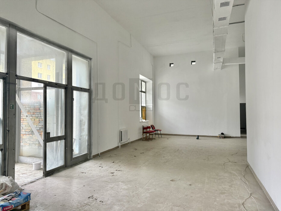 поселок городского типа Малышева, ул. Тимирязева, 1 (городской округ Малышевский) - фото торговой площади (7)