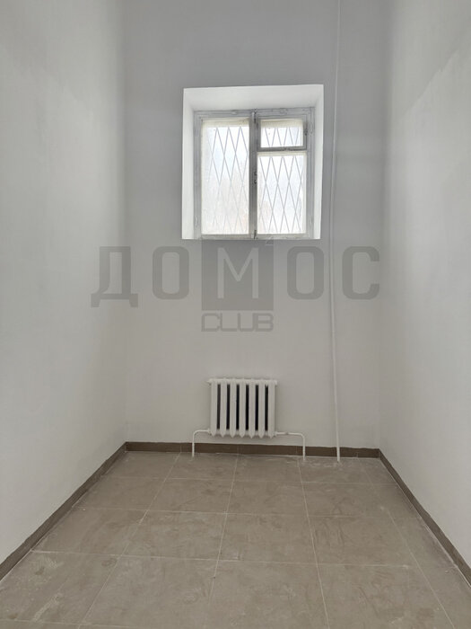 поселок городского типа Малышева, ул. Тимирязева, 1 (городской округ Малышевский) - фото торговой площади (8)