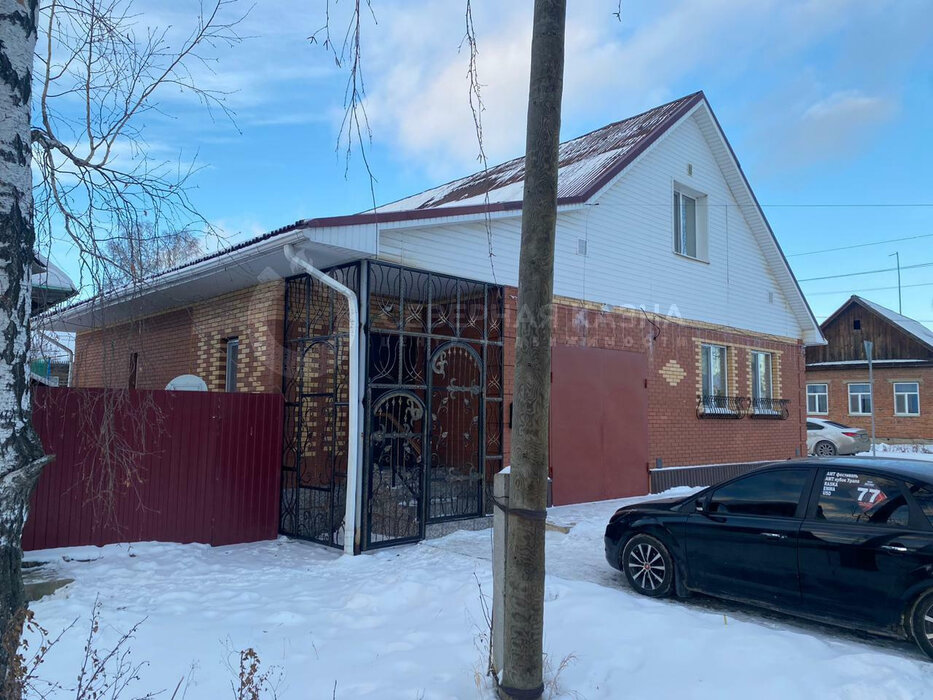 г. Невьянск, ул. Ляхина,   (городской округ Невьянский) - фото дома (2)