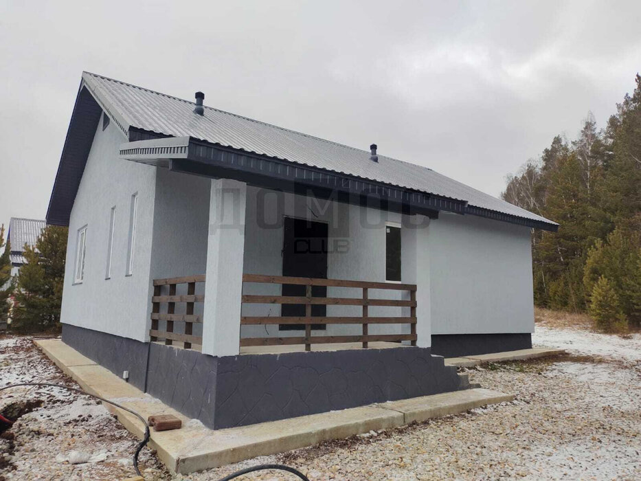 п. Прохладный, ул. Турмалиновая,   (городской округ Белоярский) - фото дома (1)