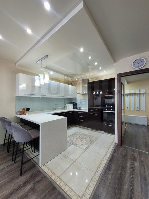 Екатеринбург, ул. Чкалова, 241 (УНЦ) - фото квартиры (1)