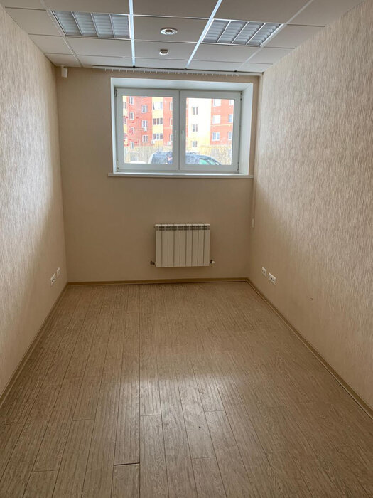 Екатеринбург, ул. Краснолесья, 47 (УНЦ) - фото офисного помещения (4)