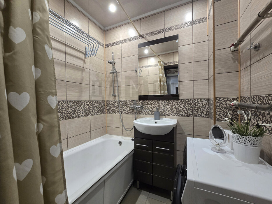 г. Арамиль, ул. Текстильщиков, 3б (городской округ Арамильский) - фото квартиры (6)