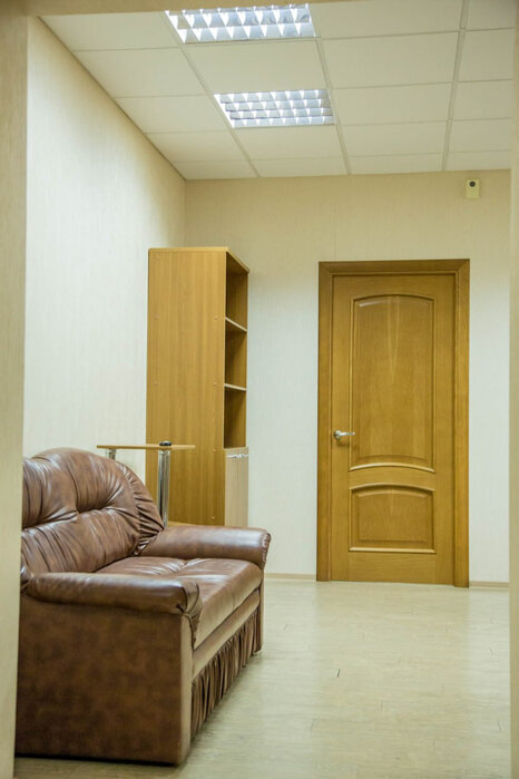 Екатеринбург, ул. Краснолесья, 47 (УНЦ) - фото офисного помещения (4)