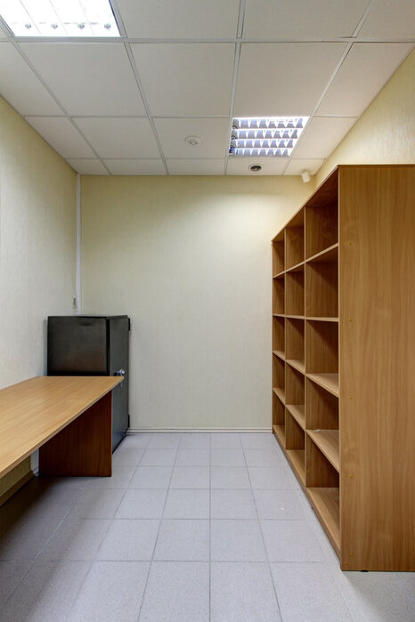 Екатеринбург, ул. Краснолесья, 47 (УНЦ) - фото офисного помещения (7)