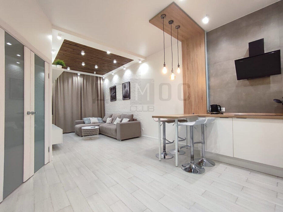 Екатеринбург, ул. Среднеуральская, 9 (Вокзальный) - фото квартиры (1)