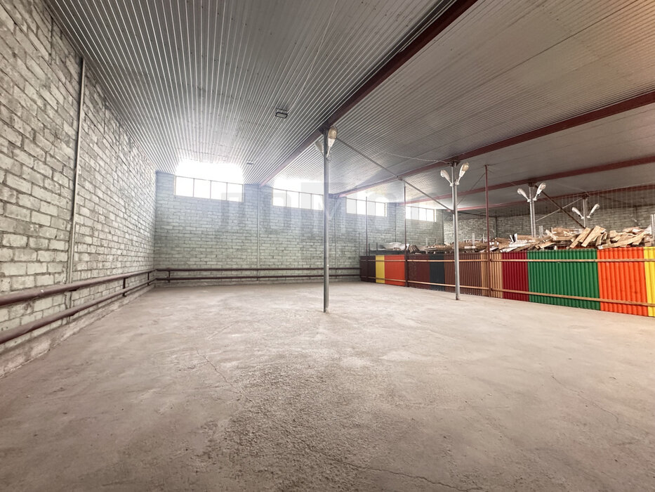 п. Большой Исток, ул. Победы, 2 (городской округ Сысертский) - фото склада (2)