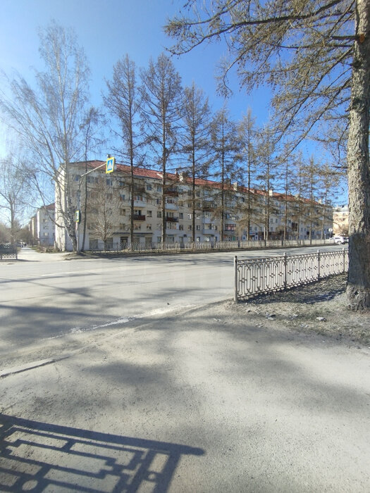 г. Асбест, ул. Ленина, 10 (городской округ Асбестовский) - фото торговой площади (1)