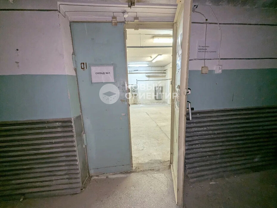 Екатеринбург, ул. Антона Валека, 12 - фото торговой площади (3)