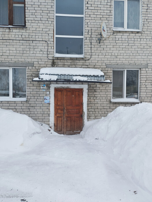 п. Изумруд, ул. Садовая, 5-я,18 (городской округ Малышевский) - фото квартиры (2)