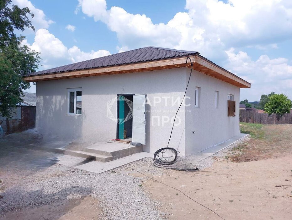 п. Бобровский, ул. Комсомольская, 15 (городской округ Сысертский) - фото дома (1)