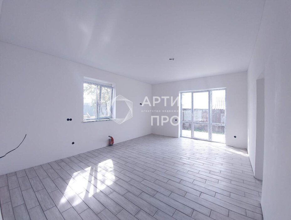 п. Бобровский, ул. Комсомольская, 15 (городской округ Сысертский) - фото дома (7)