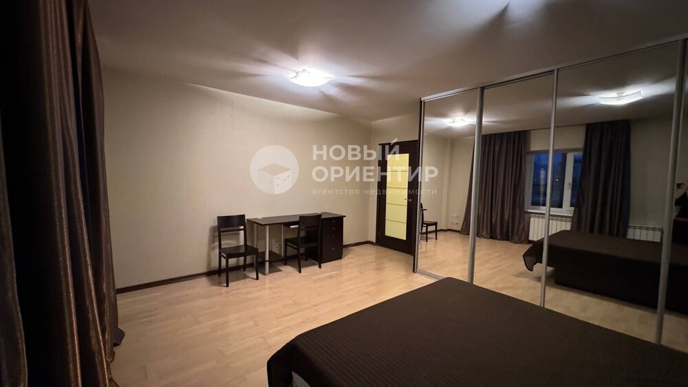 Екатеринбург, ул. Хохрякова, 74 (Центр) - фото квартиры (8)