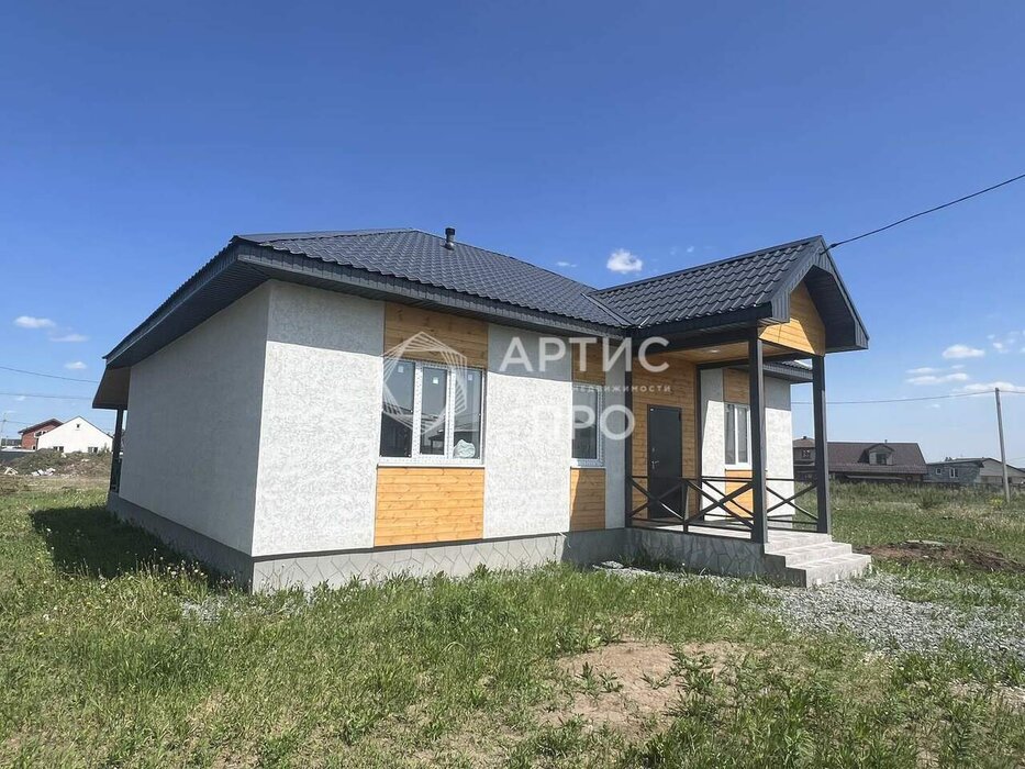 п. Прохладный, ул. Лиственная, 18 (городской округ Белоярский) - фото дома (1)