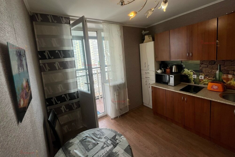 Екатеринбург, ул. Старых Большевиков, 3/в (Эльмаш) - фото квартиры (8)