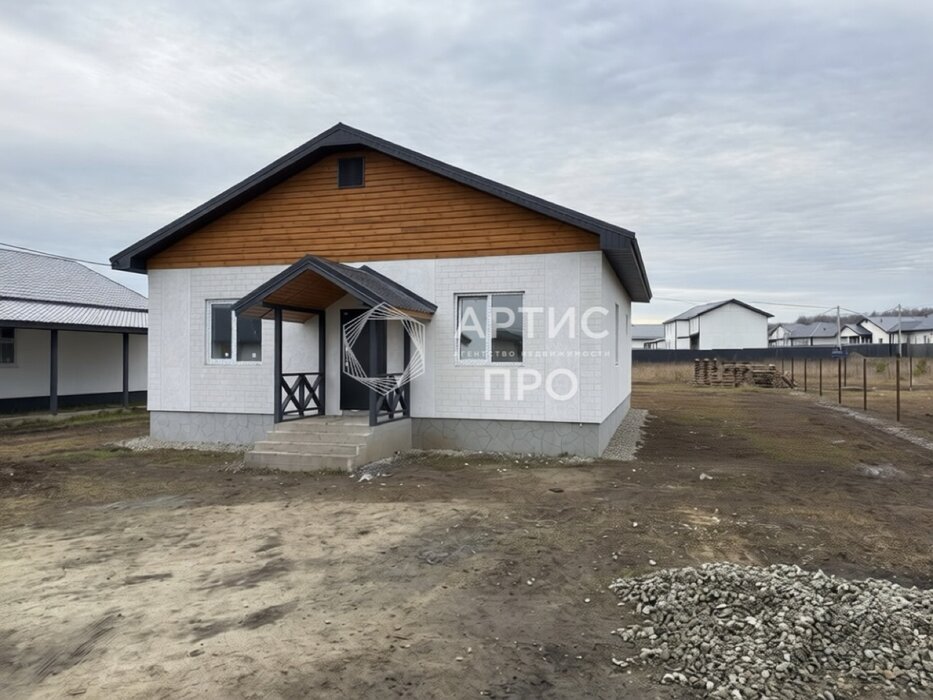 к.п. Зеленые кварталы, ул. Ежевичная, 29 (городской округ Белоярский, п. Рассоха) - фото дома (1)