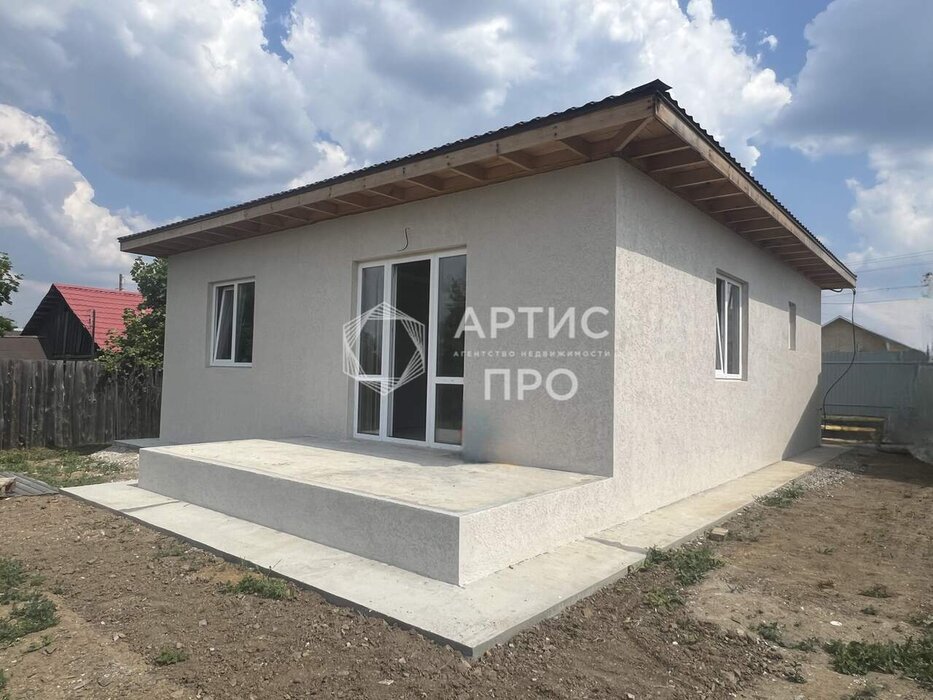 п. Бобровский, ул. Комсомольская, 15 (городской округ Сысертский) - фото дома (1)