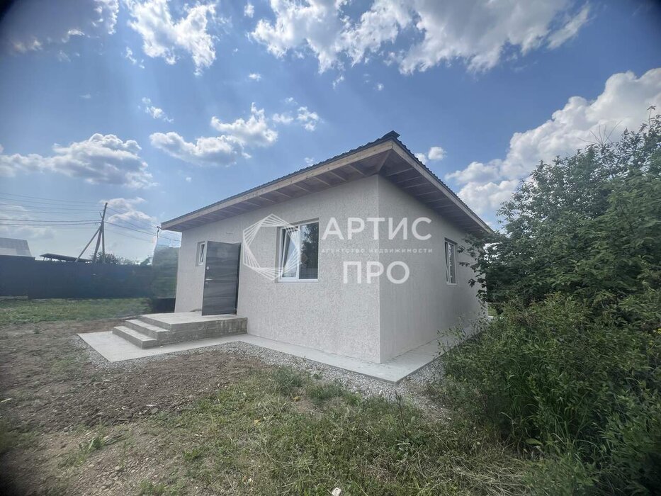 п. Бобровский, ул. Комсомольская, 15 (городской округ Сысертский) - фото дома (2)