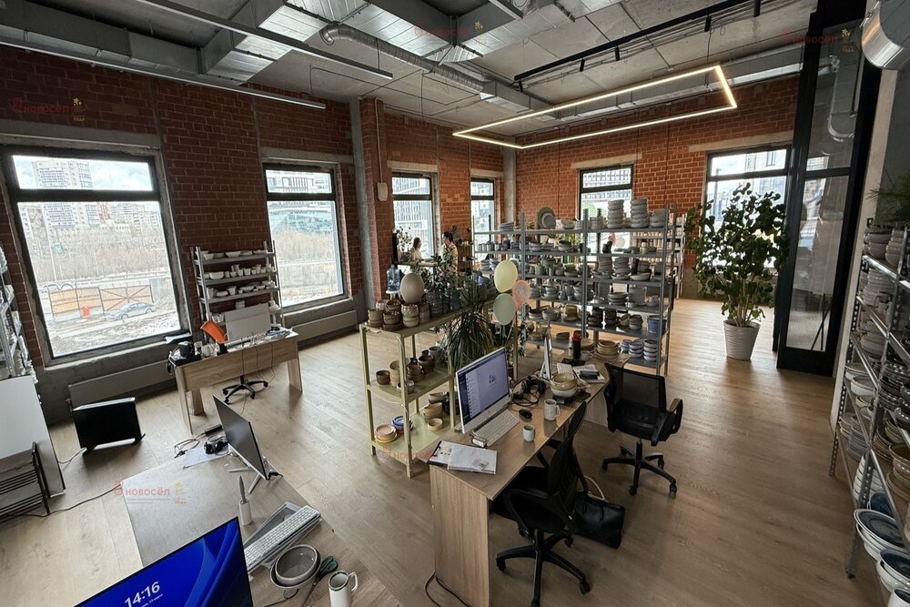 Екатеринбург, ул. Цвиллинга, 7а/3 (Автовокзал) - фото торговой площади (5)