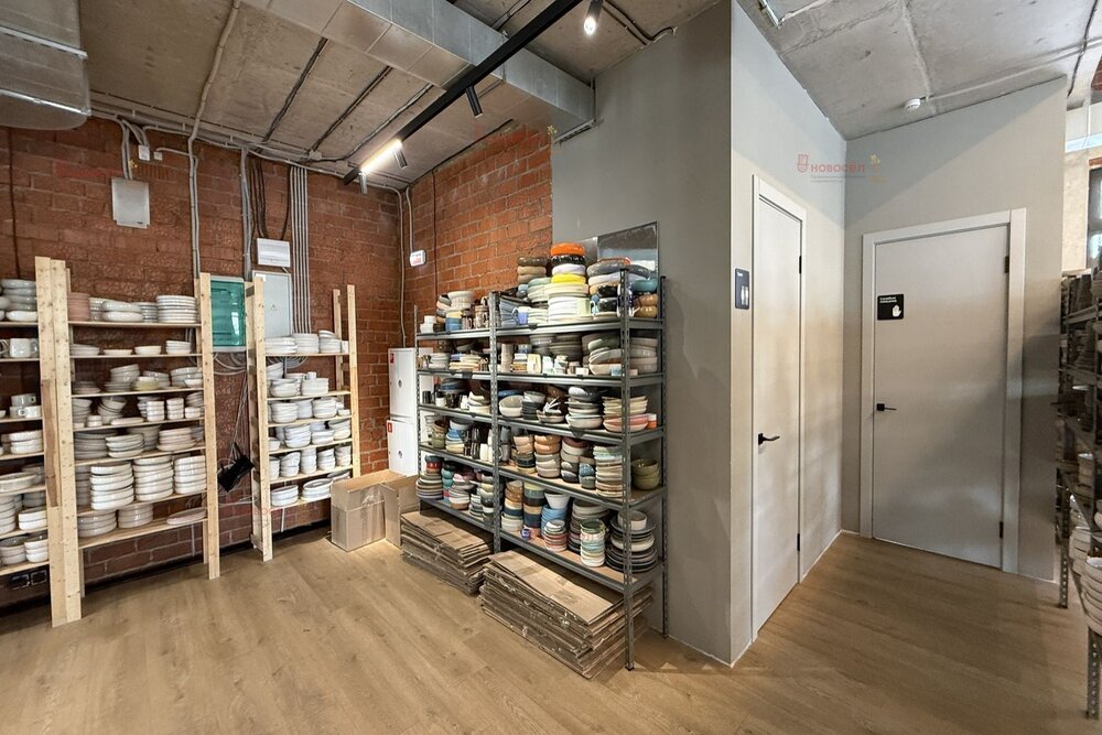 Екатеринбург, ул. Цвиллинга, 7а/3 (Автовокзал) - фото торговой площади (6)