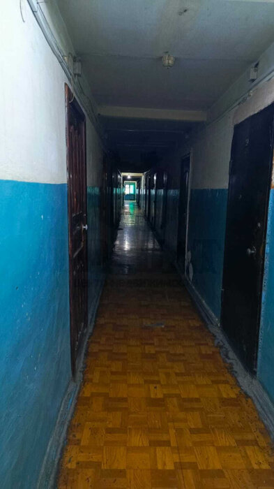 г. Асбест, ул. Челюскинцев, 15 (городской округ Асбестовский) - фото комнаты (2)