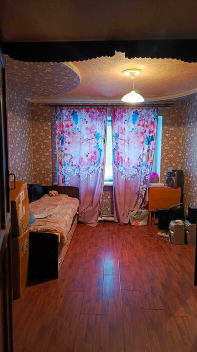 г. Асбест, ул. Челюскинцев, 15 (городской округ Асбестовский) - фото комнаты (4)