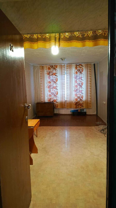 г. Асбест, ул. Челюскинцев, 15 (городской округ Асбестовский) - фото комнаты (1)