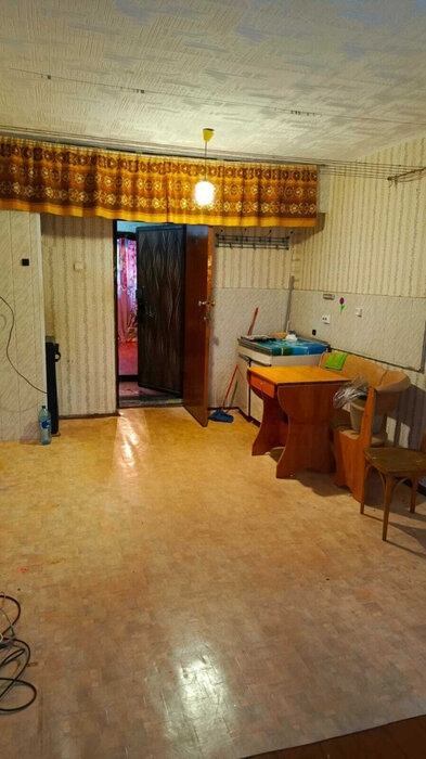 г. Асбест, ул. Челюскинцев, 15 (городской округ Асбестовский) - фото комнаты (4)