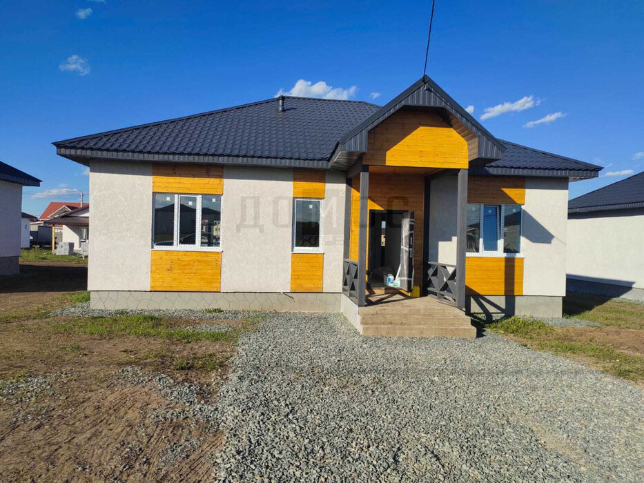 п. Прохладный, ул. Лиственная,   (городской округ Белоярский) - фото дома (1)