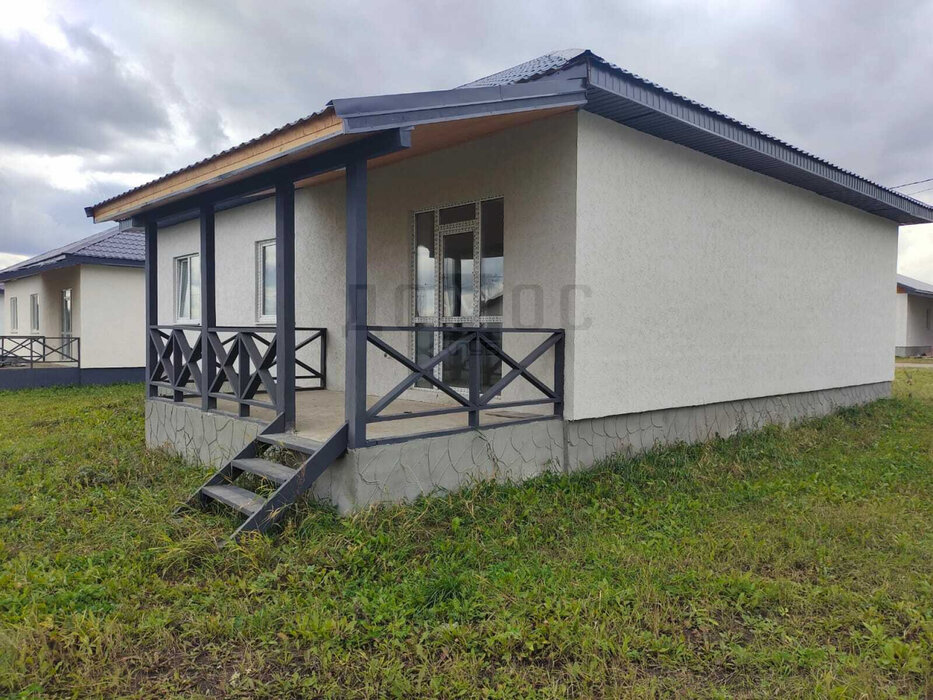 п. Прохладный, ул. Лиственная,   (городской округ Белоярский) - фото дома (3)