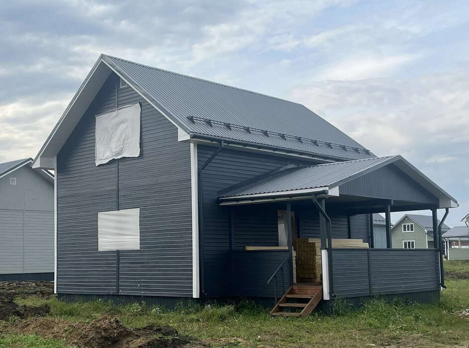 к.п. Александрия, ул. Василевского, 36 (городской округ Белоярский, д. Гусева) - фото коттеджа (1)