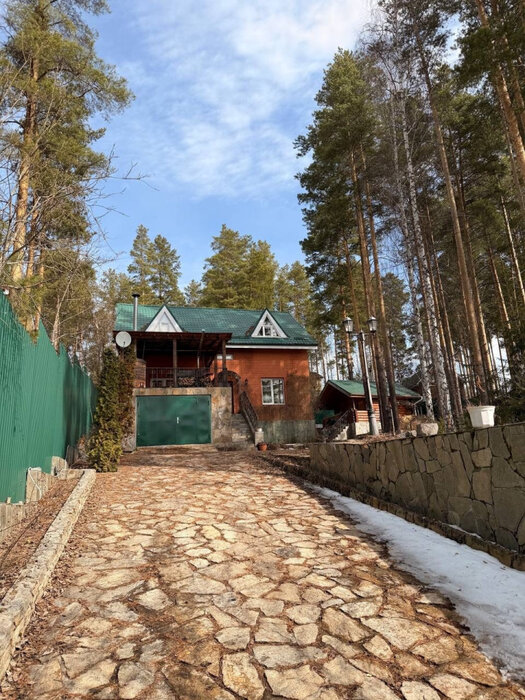 п. Таватуй, ул. Строителей, 13 (городской округ Невьянский) - фото дома (2)